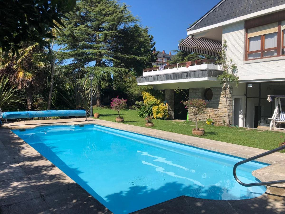 Chalet Al Lado De La Playa Con Piscina Privada, Jardin Y Barbacoa, Fronton, 6 Habitaciones Laredo Exterior photo